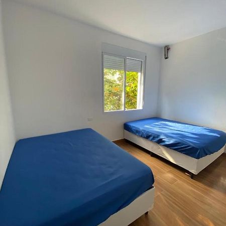 Apartamento Guaruja Pitangueiras 50 Metros Da Praia. Bagian luar foto